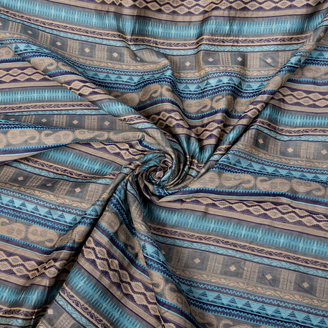 〔1m切り売り〕インドの伝統模様布〔約127cm〕 5 - 陰影があるとこのような感じになります