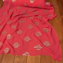 〔1m単位切り売り〕インドのスパンコール刺繍付き シフォン生地布〔約107cm〕ピンク系