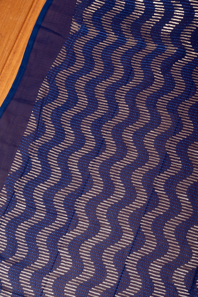 〔1m切り売り〕インドのスパンコール刺繍付き　シフォン生地布〔約106cm〕ネイビー系 3 - インドならではの布ですね