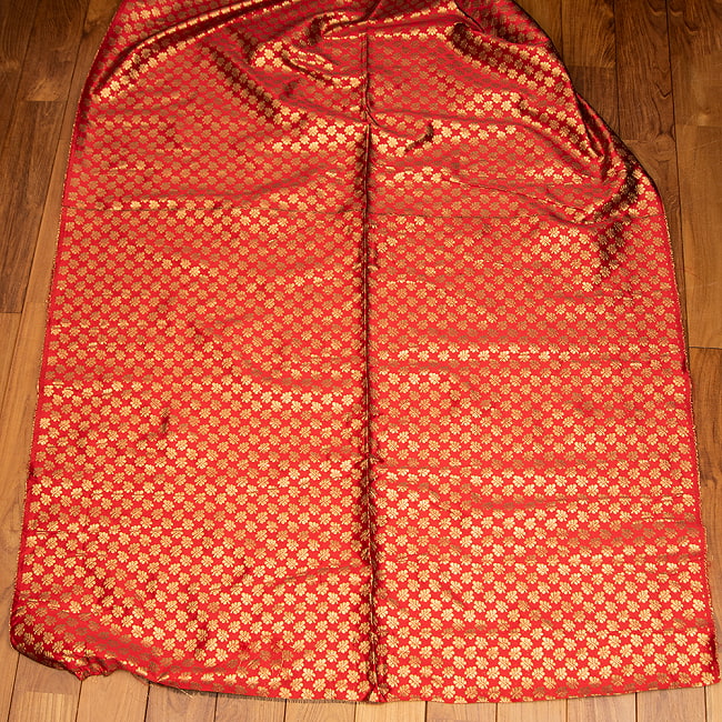 〔1m切り売り〕インドの伝統模様布 〔幅約126cm〕 2 - 全体の広がりを見てみました。