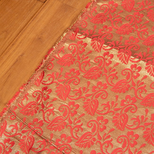 〔1m切り売り〕インドの伝統模様布 〔幅約120cm〕 6 - 端の処理の様子です。