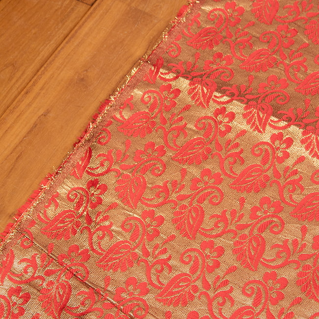 〔1m単位切り売り〕インドの伝統模様布 〔幅約120cm〕 6 - 端の処理の様子です。