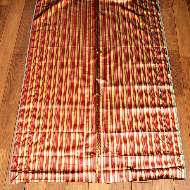 〔1m切り売り〕インドの伝統模様布 〔幅約102cm〕 2 - 全体の広がりを見てみました。