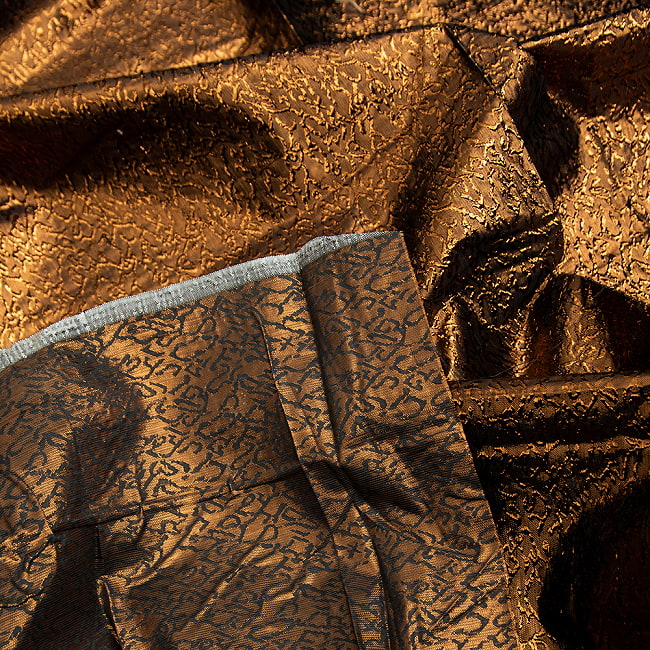 〔1m切り売り〕インドの伝統模様布 〔幅約110cm〕 8 - 裏地の様子です。