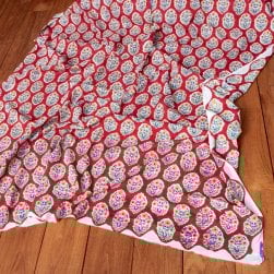 〔1m単位切り売り〕ジャイプル 職人手作り木版染め 色彩美しいボタニカルデザイン おしゃれ 生地 花柄 テーブルクロス 刺繍素材などへ〔幅約111cm〕 - レッド系