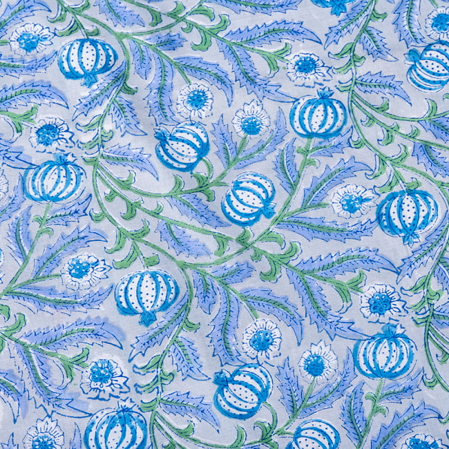 〔1m切り売り〕ジャイプル　職人手作り　色彩豊かなボタニカルデザイン　おしゃれ　生地　花柄　テーブルクロス　刺繍素材などへ〔幅約113cm〕 - ブルー系 4 - インドならではの布ですね。