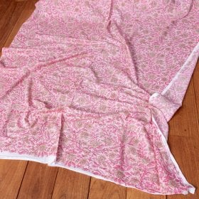 〔1m単位切り売り〕ジャイプル 職人手作り木版染め 色彩美しいボタニカルデザイン おしゃれ 生地 花柄 テーブルクロス 刺繍素材などへ〔幅約109cm〕 - ピンク系(MB-RSCLTH-1569)