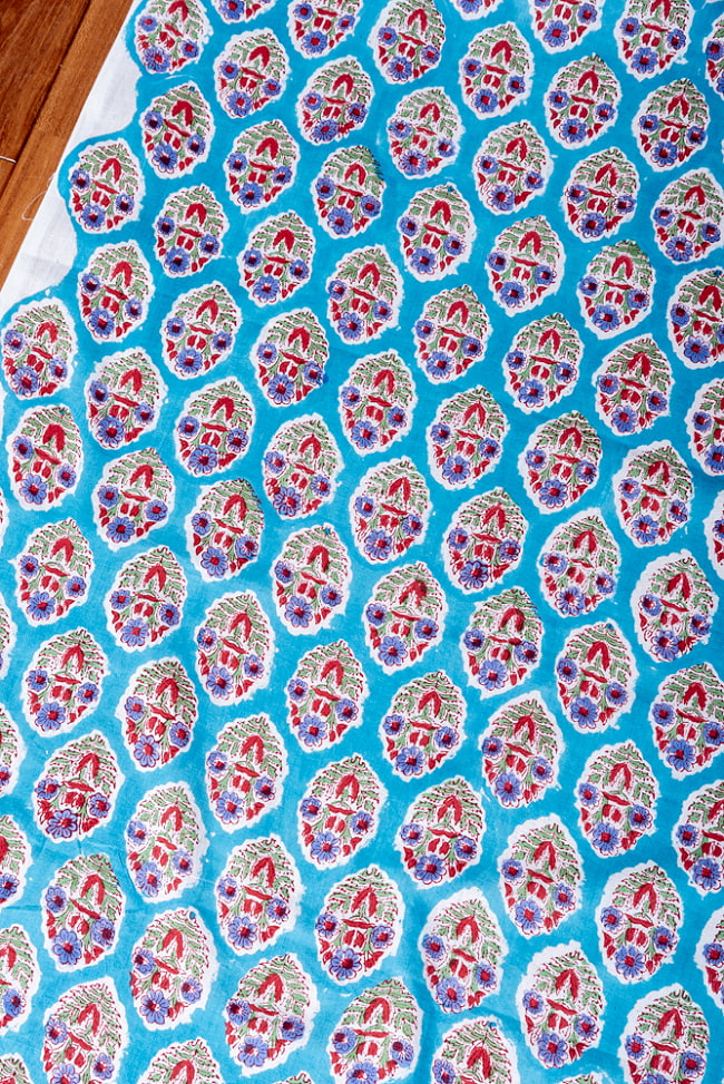 〔1m切り売り〕ジャイプル　職人手作り　色彩豊かなボタニカルデザイン　おしゃれ　生地　花柄　テーブルクロス　刺繍素材などへ〔幅約110.5cm〕 - ブルー系 3 - 1mの長さごとにご購入いただけます。