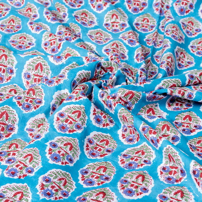 〔1m切り売り〕ジャイプル　職人手作り　色彩豊かなボタニカルデザイン　おしゃれ　生地　花柄　テーブルクロス　刺繍素材などへ〔幅約110.5cm〕 - ブルー系 6 - とても良い風合いです