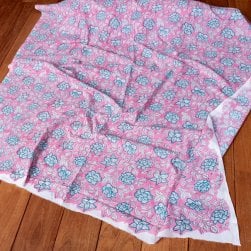 〔1m単位切り売り〕ジャイプル 職人手作り木版染め 色彩美しいボタニカルデザイン おしゃれ 生地 花柄 テーブルクロス 刺繍素材などへ〔幅約113cm〕 - ピンク系