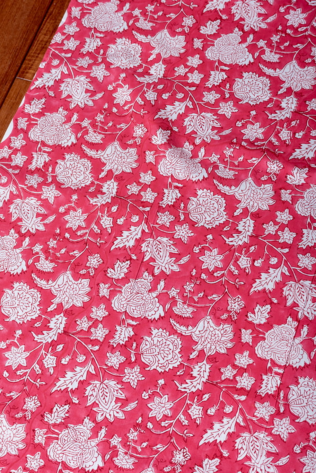 〔1m切り売り〕ジャイプル　職人手作り　色彩豊かなボタニカルデザイン　おしゃれ　生地　花柄　テーブルクロス　刺繍素材などへ〔幅約111cm〕 - ピンク系 3 - 1mの長さごとにご購入いただけます。