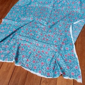 〔1m単位切り売り〕ジャイプル 職人手作り木版染め 色彩美しいボタニカルデザイン おしゃれ 生地 花柄 テーブルクロス 刺繍素材などへ〔幅約111cm〕 - 青緑系(MB-RSCLTH-1581)