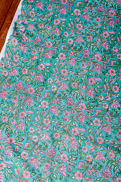 〔1m単位切り売り〕ジャイプル　職人手作り木版染め　色彩美しいボタニカルデザイン　おしゃれ　生地　花柄　テーブルクロス　刺繍素材などへ〔幅約111cm〕 - グリーン系 - サブ3