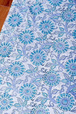 〔1m単位切り売り〕ジャイプル　職人手作り木版染め　色彩美しいボタニカルデザイン　おしゃれ　生地　花柄　テーブルクロス　刺繍素材などへ〔幅約113cm〕 - グレー系 - サブ3