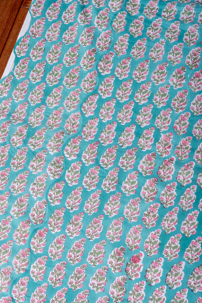 〔1m切り売り〕ジャイプル　職人手作り　色彩豊かなボタニカルデザイン　おしゃれ　生地　花柄　テーブルクロス　刺繍素材などへ〔幅約112cm〕 - グリーン系 3 - 1mの長さごとにご購入いただけます。