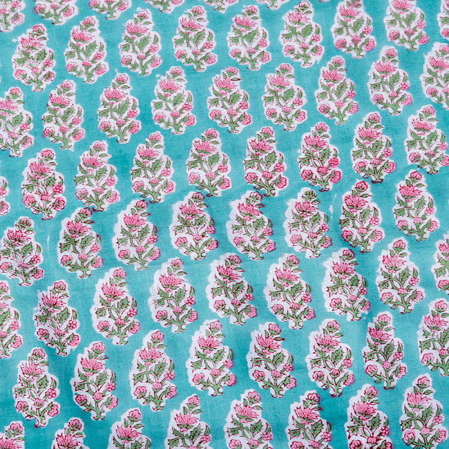 〔1m切り売り〕ジャイプル　職人手作り　色彩豊かなボタニカルデザイン　おしゃれ　生地　花柄　テーブルクロス　刺繍素材などへ〔幅約112cm〕 - グリーン系 4 - インドならではの布ですね。