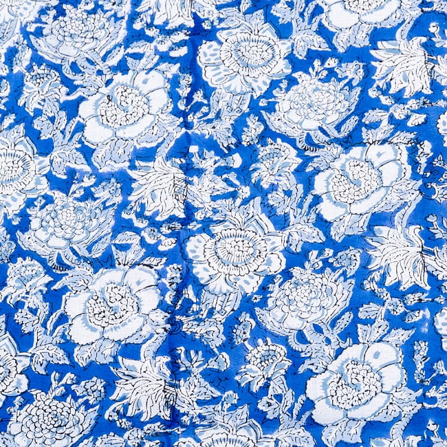 〔1m切り売り〕ジャイプル　職人手作り　色彩豊かなボタニカルデザイン　おしゃれ　生地　花柄　テーブルクロス　刺繍素材などへ〔幅約113cm〕 - ブルー 系 4 - インドならではの布ですね。