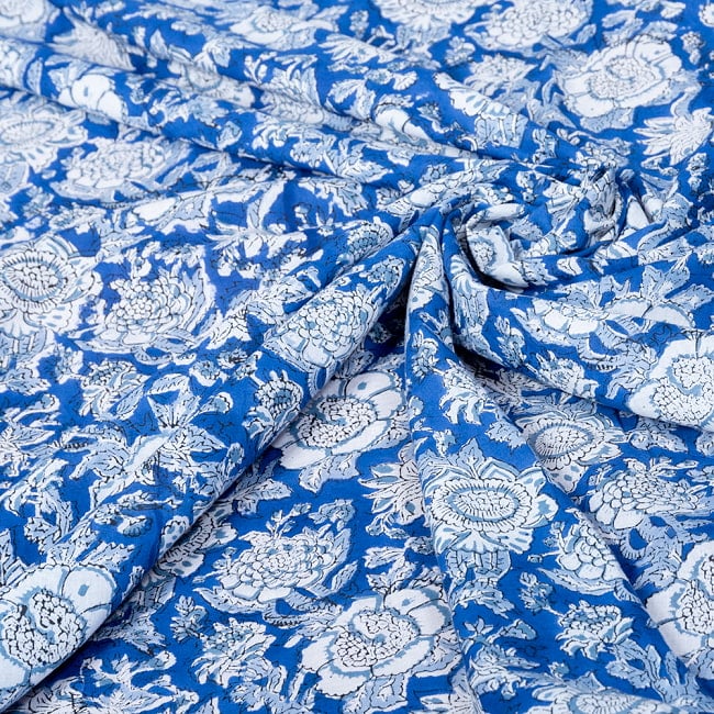 〔1m切り売り〕ジャイプル　職人手作り　色彩豊かなボタニカルデザイン　おしゃれ　生地　花柄　テーブルクロス　刺繍素材などへ〔幅約113cm〕 - ブルー 系 6 - とても良い風合いです