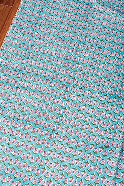 〔1m単位切り売り〕ジャイプル　職人手作り木版染め　色彩美しいボタニカルデザイン　おしゃれ　生地　花柄　テーブルクロス　刺繍素材などへ〔幅約105cm〕 - 青緑系 - サブ3