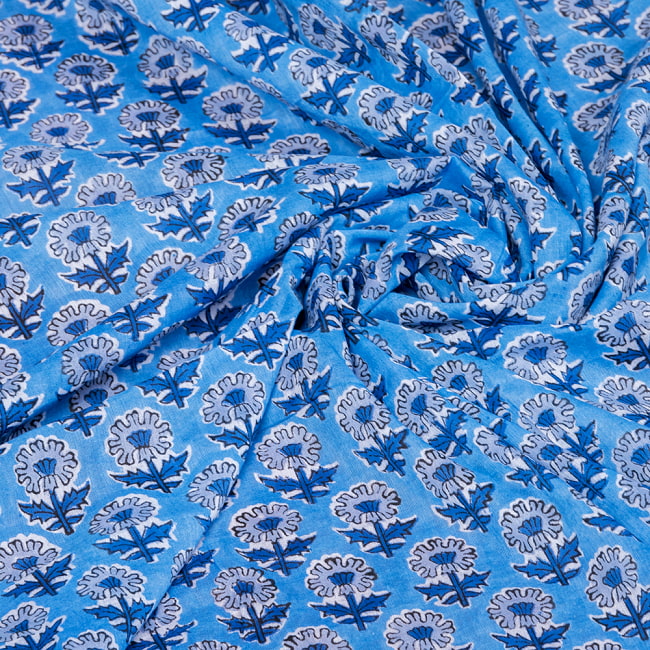 〔1m切り売り〕ジャイプル　職人手作り　色彩豊かなボタニカルデザイン　おしゃれ　生地　花柄　テーブルクロス　刺繍素材などへ〔幅約109cm〕 - ブルー系 6 - とても良い風合いです