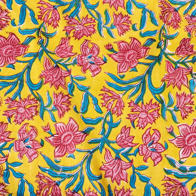 〔1m切り売り〕ジャイプル　職人手作り　色彩豊かなボタニカルデザイン　おしゃれ　生地　花柄　テーブルクロス　刺繍素材などへ〔幅約110cm〕 - イエロー系 4 - インドならではの布ですね。