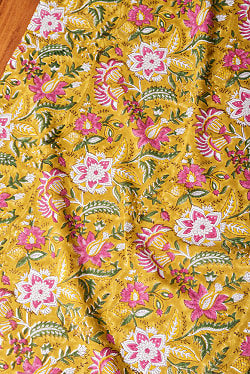 〔1m単位切り売り〕ジャイプル　職人手作り木版染め　色彩美しいボタニカルデザイン　おしゃれ　生地　花柄　テーブルクロス　刺繍素材などへ〔幅約109cm〕 - ウグイス系 - サブ3