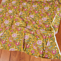 〔1m単位切り売り〕ジャイプル　職人手作り木版染め　色彩美しいボタニカルデザイン　おしゃれ　生地　花柄　テーブルクロス　刺繍素材などへ〔幅約109cm〕 - ウグイス系 - サブ5