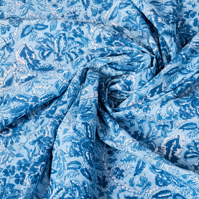 〔1m切り売り〕ジャイプル　職人手作り　色彩豊かなボタニカルデザイン　おしゃれ　生地　花柄　テーブルクロス　刺繍素材などへ〔幅約107cm〕 - ブルー系 6 - とても良い風合いです