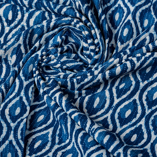 〔1m切り売り〕インドの伝統の泥染め(ダブプリント)　藍染め　カンタ刺繍布の組み合わせ　おしゃれ　生地　テーブルクロス　刺繍素材などへ〔幅約110cm〕 - ネイビー系 6 - とても良い風合いです