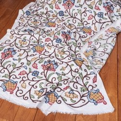 〔1m単位切り売り〕カシミールの職人手作り アーリ刺繍生地 ウール刺繍糸による贅沢な刺繍〔約127cm〕