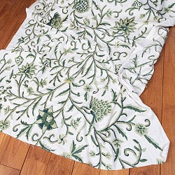 〔1m単位切り売り〕カシミールの職人手作り　アーリ刺繍生地　ウール刺繍糸による贅沢な刺繍〔約127cm〕の商品写真