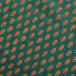 〔1m単位切り売り〕カンタ刺繍がかわいい　ボタニカルデザインの布　フォレスト系〔幅約108cm〕の商品写真