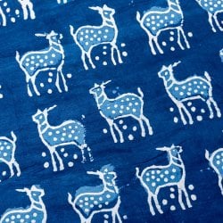 〔1m単位切り売り〕インドの伝統息づく 昔ながらの木版インディゴ藍染布 シカ ネイビー系〔幅約109cm〕