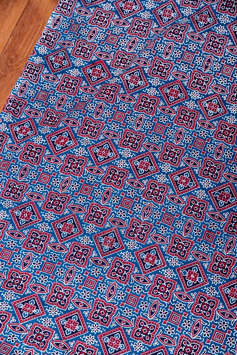 【5個セット】〔1m単位切り売り〕伝統アジュラックデザイン布　インディゴ染め　ネイビー系〔幅約109cm〕6枚目の説明写真です