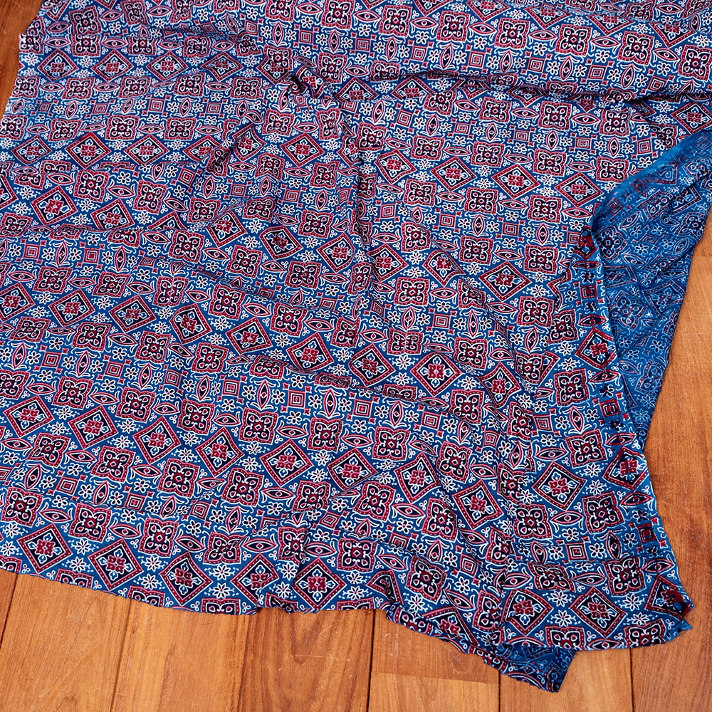 【5個セット】〔1m単位切り売り〕伝統アジュラックデザイン布　インディゴ染め　ネイビー系〔幅約109cm〕2枚目の説明写真です