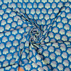 〔1m単位切り売り〕インドの伝統息づく　昔ながらのインディゴ藍染　ボタニカルデザイン布　ネイビー系〔幅約109cm〕 - サブ4