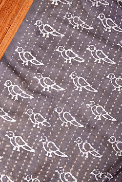〔各色あり〕〔1m単位切り売り〕インドの伝統息づく　昔ながらの木版インディゴ藍染とグレーのダブプリント布　鳥さん〔幅約110cm〕 - サブ3