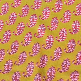 〔1m単位切り売り〕南インドの民族模様 昔ながらのペイズリー布 黄緑系〔幅約109cm〕(MB-RSCLTH-1694)