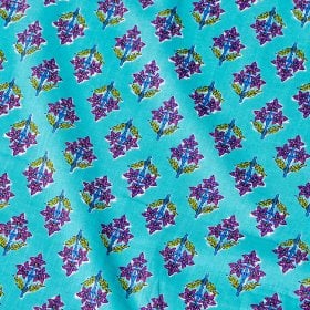 〔1m単位切り売り〕テキスタイルの伝統息づくインドから 昔ながらの小花柄布 青緑系〔幅約105cm〕(MB-RSCLTH-1696)