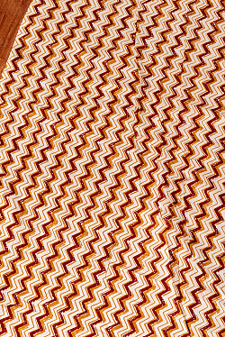 〔各色あり〕〔1m単位切り売り〕南インドのジグザグ模様　シェブロン・ストライプ布〔幅約109cm〕 - サブ3