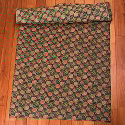 〔1m単位切り売り〕カンタ刺繍がかわいい　ボタニカルデザインの布　グリーン系〔幅約111cm〕 - サブ2