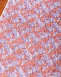 〔1m単位切り売り〕ジャイプル 職人手作り木版染め 色彩美しいボタニカルデザイン〔幅約110cm〕〔サーモン×紫系 波模様〕 おしゃれ 生地 テーブルクロス 手芸素材などへ