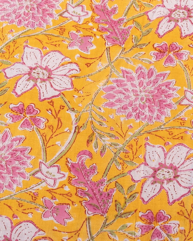 〔1m単位切り売り〕ジャイプル 職人手作り木版染め 色彩美しいボタニカルデザイン〔幅約110cm〕〔イエロー系 更紗柄〕 おしゃれ 生地 テーブルクロス 手芸素材などへ 3 - 1mの長さごとにご購入いただけます。