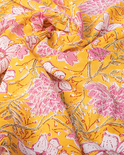 〔1m単位切り売り〕ジャイプル　職人手作り木版染め　色彩美しいボタニカルデザイン〔幅約110cm〕〔イエロー系　更紗柄〕　おしゃれ　生地　テーブルクロス　手芸素材などへ - サブ5