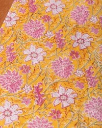 〔1m単位切り売り〕ジャイプル 職人手作り木版染め 色彩美しいボタニカルデザイン〔幅約110cm〕〔イエロー系 更紗柄〕 おしゃれ 生地 テーブルクロス 手芸素材などへ