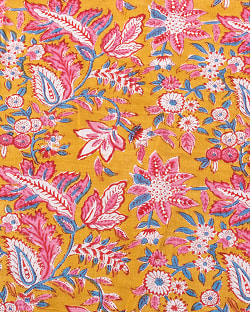 〔1m単位切り売り〕ジャイプル　職人手作り木版染め　色彩美しいボタニカルデザイン〔幅約111cm〕〔黄土×ピンク×青緑系　更紗柄〕　おしゃれ　生地　テーブルクロス　手芸素材などへ - サブ3