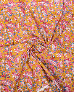 〔1m単位切り売り〕ジャイプル　職人手作り木版染め　色彩美しいボタニカルデザイン〔幅約111cm〕〔黄土×ピンク×青緑系　更紗柄〕　おしゃれ　生地　テーブルクロス　手芸素材などへ - サブ4