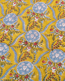 〔1m単位切り売り〕ジャイプル　職人手作り木版染め　色彩美しいボタニカルデザイン〔幅約107cm〕〔黄緑系　更紗柄〕　おしゃれ　生地　テーブルクロス　手芸素材などへ - サブ3