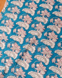 〔1m単位切り売り〕ジャイプル 職人手作り木版染め 色彩美しいボタニカルデザイン〔幅約108cm〕〔青緑系 ロータス柄〕 おしゃれ 生地 テーブルクロス 手芸素材などへ