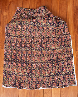 〔1m単位切り売り〕ジャイプル　職人手作り木版染め　色彩美しいボタニカルデザイン〔幅約110cm〕〔ブラック系　更紗柄〕　おしゃれ　生地　テーブルクロス　手芸素材などへ - サブ2